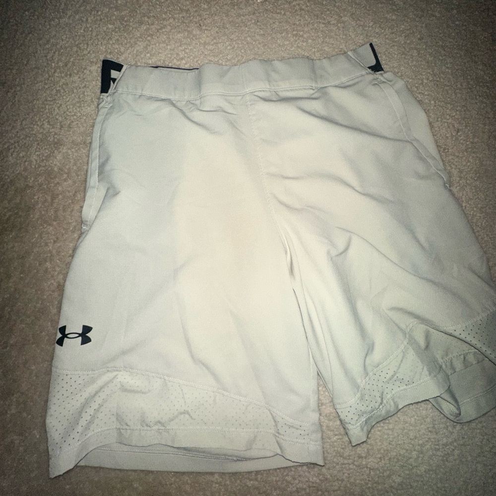 Under Armor SHORTS